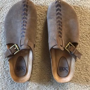 Size 8.5 Sofft Leather Slip-one